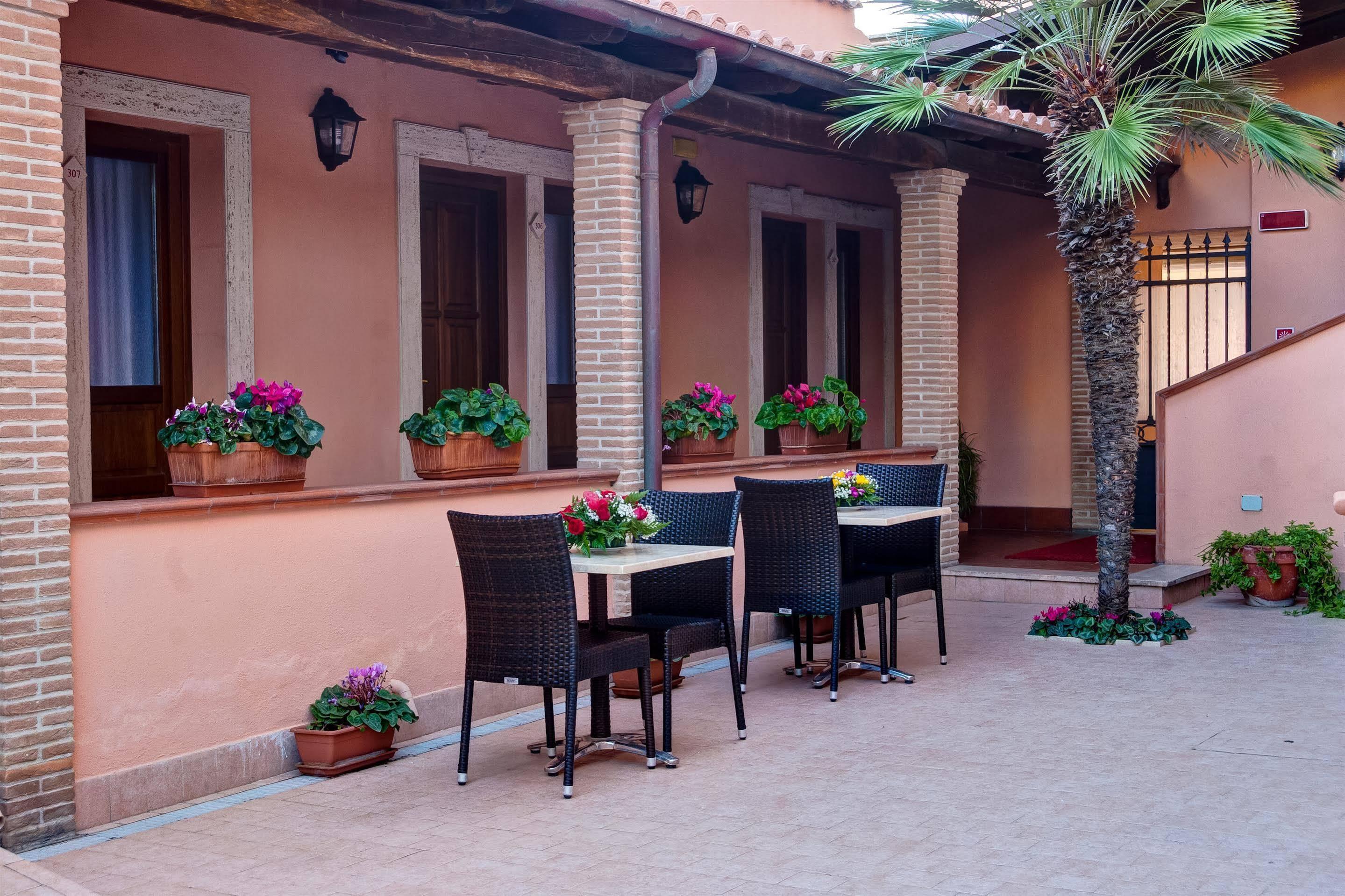 Hotel Riviera Фиумичино Екстериор снимка