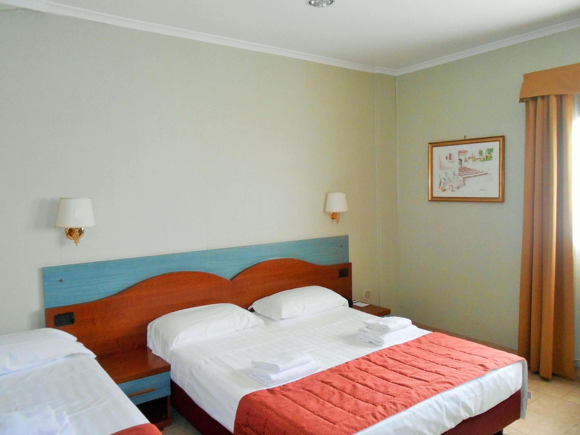Hotel Riviera Фиумичино Екстериор снимка