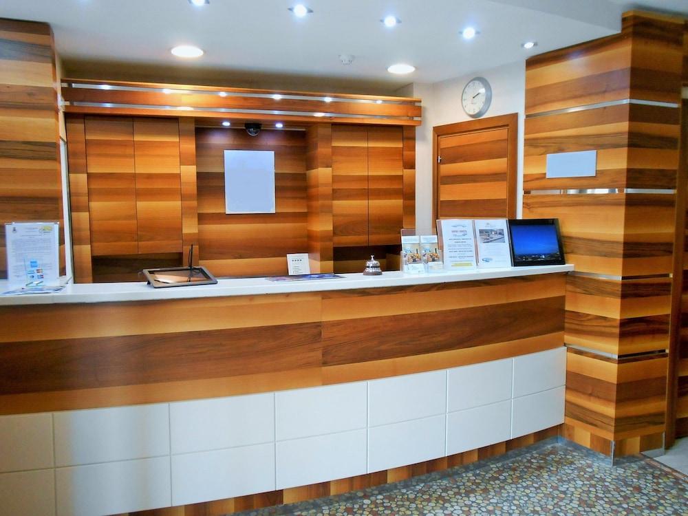 Hotel Riviera Фиумичино Екстериор снимка