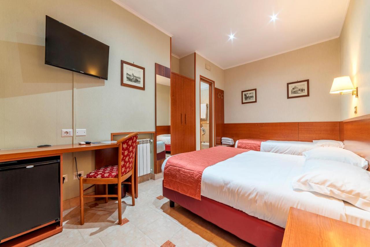 Hotel Riviera Фиумичино Екстериор снимка
