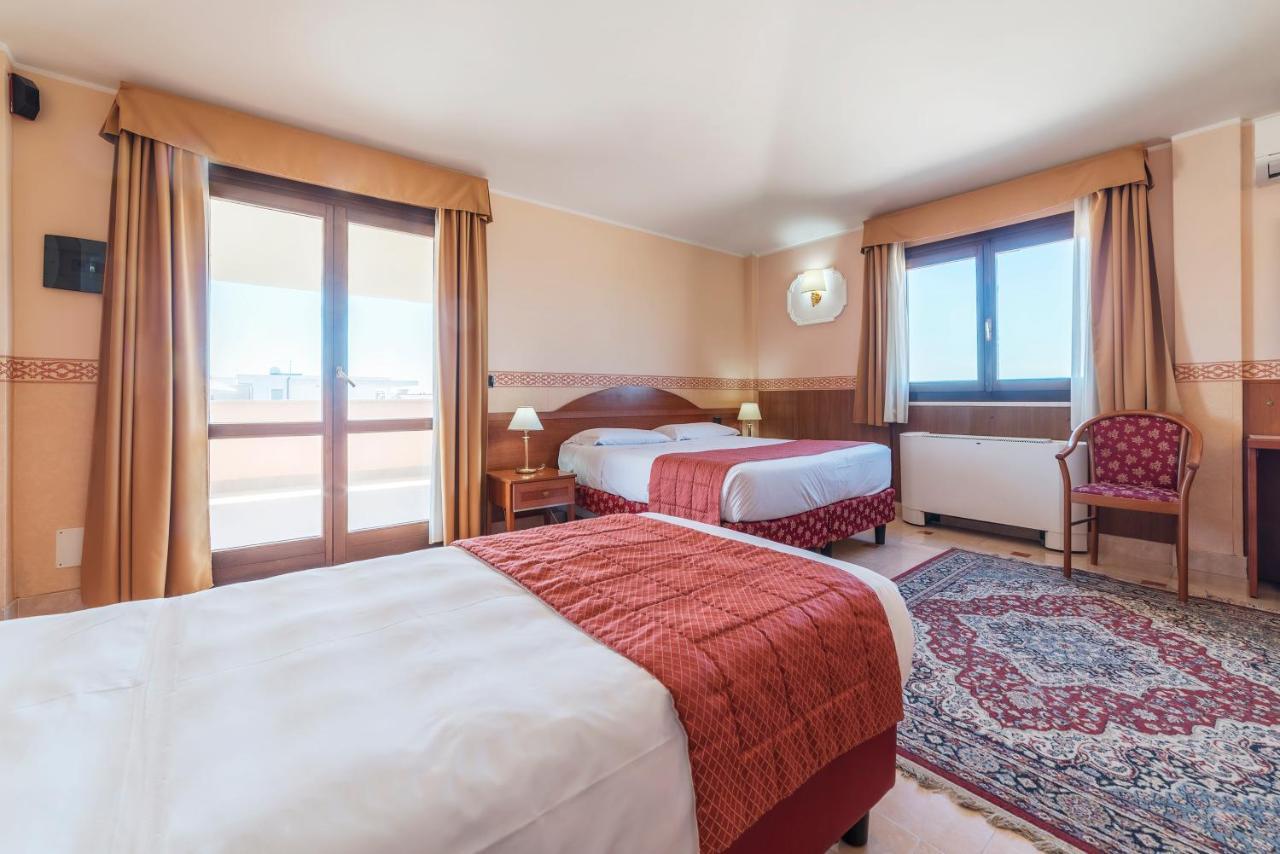 Hotel Riviera Фиумичино Екстериор снимка