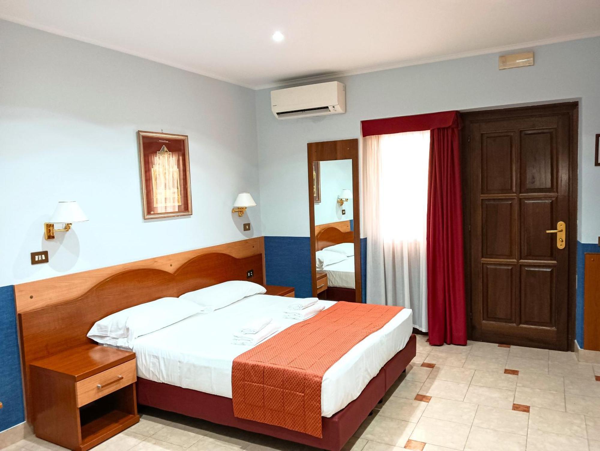 Hotel Riviera Фиумичино Стая снимка